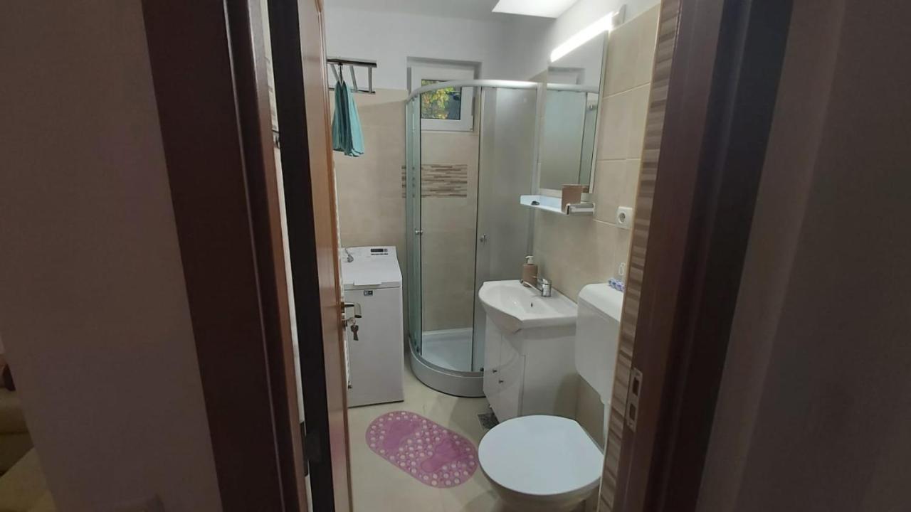 Relax Apartament Leilighet Satu Mare Eksteriør bilde