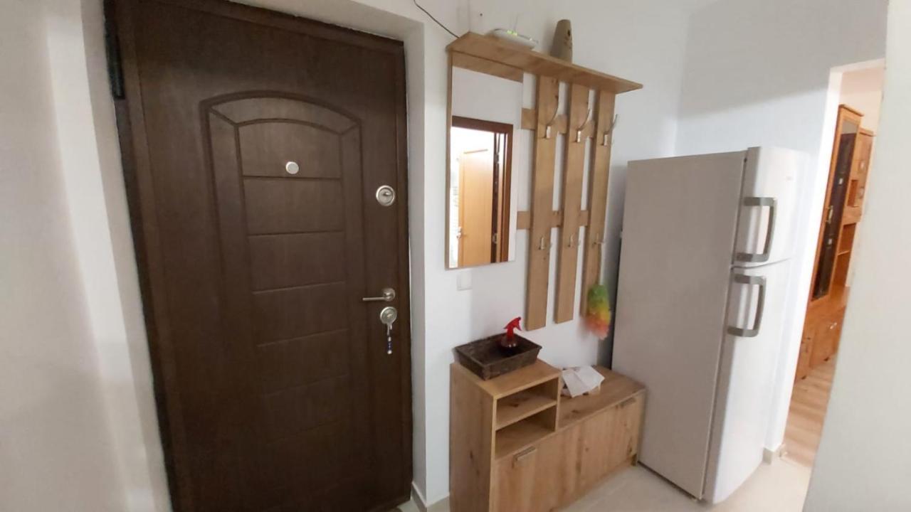 Relax Apartament Leilighet Satu Mare Eksteriør bilde