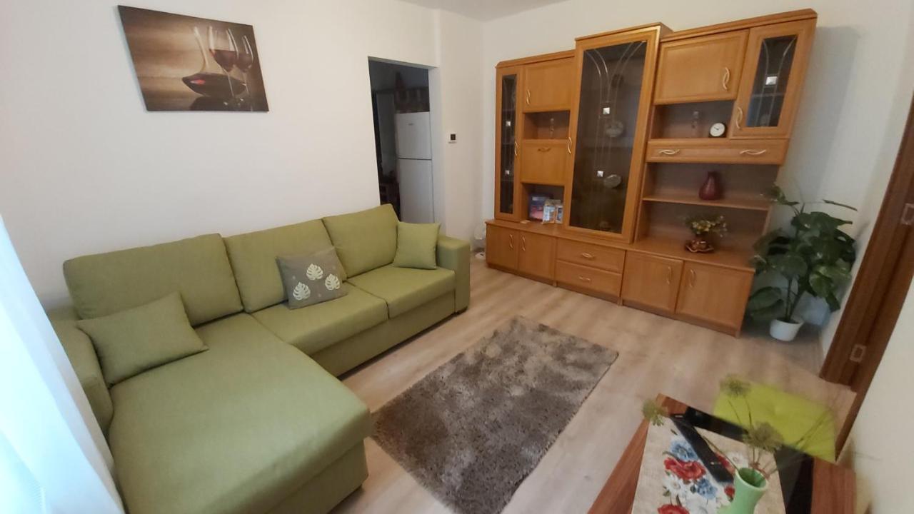 Relax Apartament Leilighet Satu Mare Eksteriør bilde